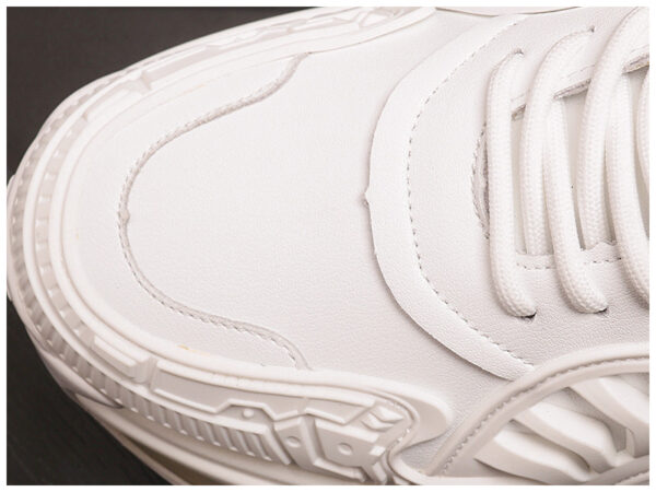 Popular Fashion Brand Sports Shoes For Men - Image 3